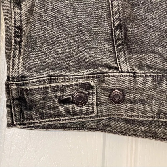 Wild Fable Cropped Denim Jean Jacket- Stone Washed Size S NEW - Picture 7 of 9